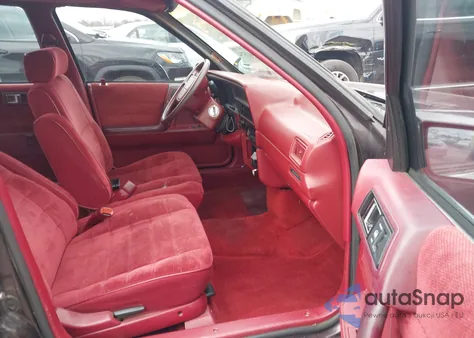 1992 Dodge Spirit z USA, uszkodzony, nr VIN 3B3XA4633NT347094